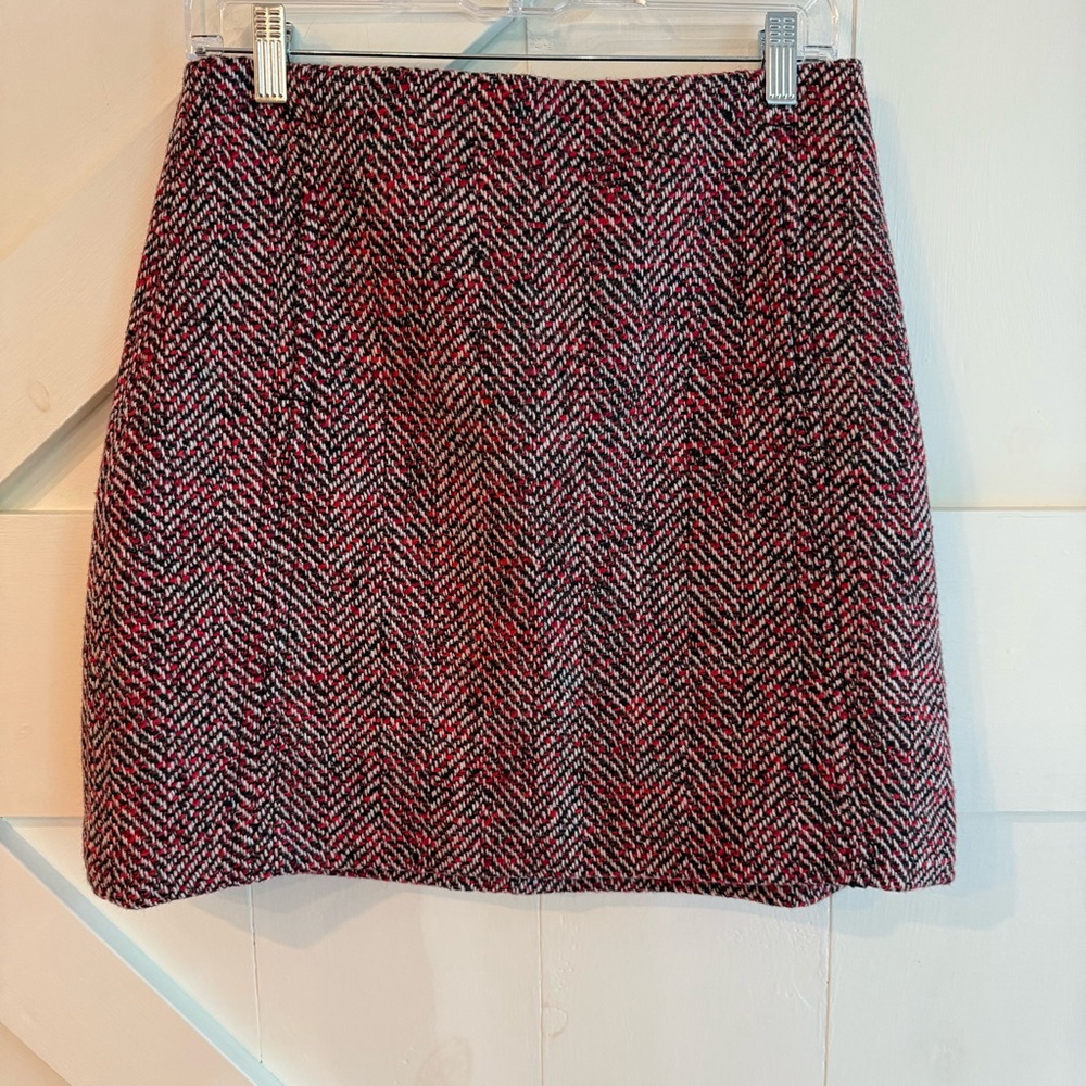 NWT Ann Taylor LOFT‎ Tweed Shift Skirt Size 6 Herringbone Black, Red, White